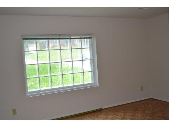 2358 Buckingham Road Burlington, NC 27217 - Photo 3 of 20 Gallery Image 3