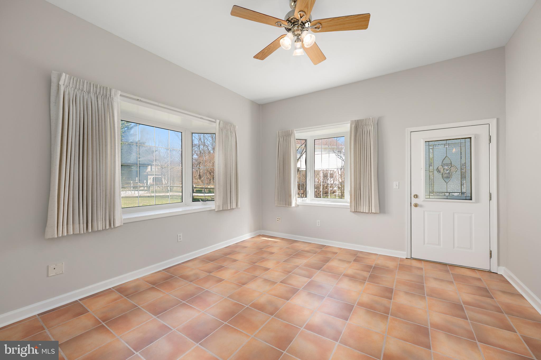 151 Redden Lane Middletown, DE 19709 - Photo 12 of 34 3 Season 'Conditioned' Flex Space. Approx. 200 S/F