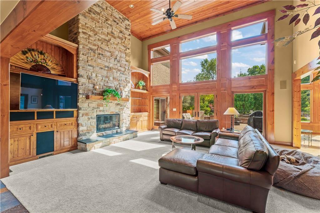 233 McCombs Road Venetia, PA 15367 - Photo 12 of 50 Family Room 233 McCombs Road