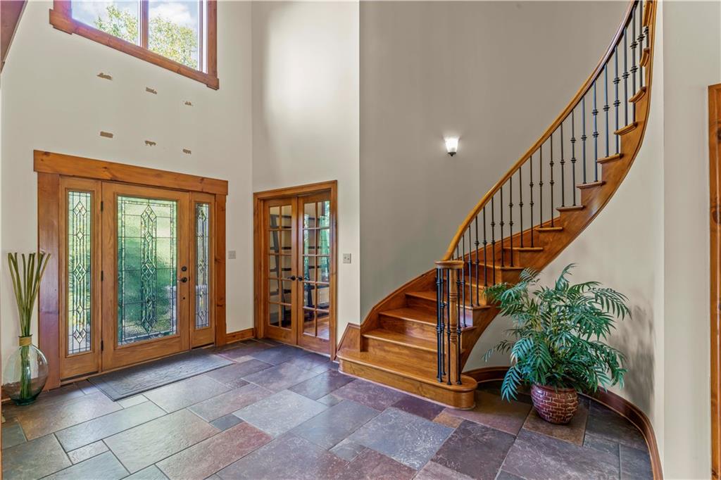 233 McCombs Road Venetia, PA 15367 - Photo 2 of 50 Entry 233 McCombs Road