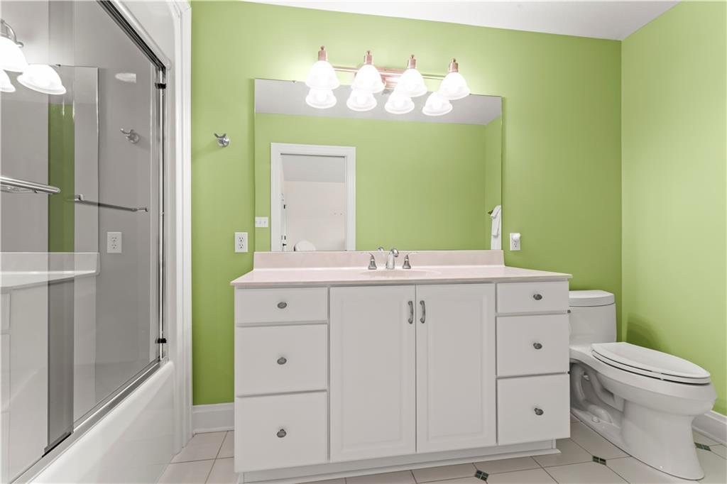 233 McCombs Road Venetia, PA 15367 - Photo 28 of 50 Bathroom 233 McCombs Road