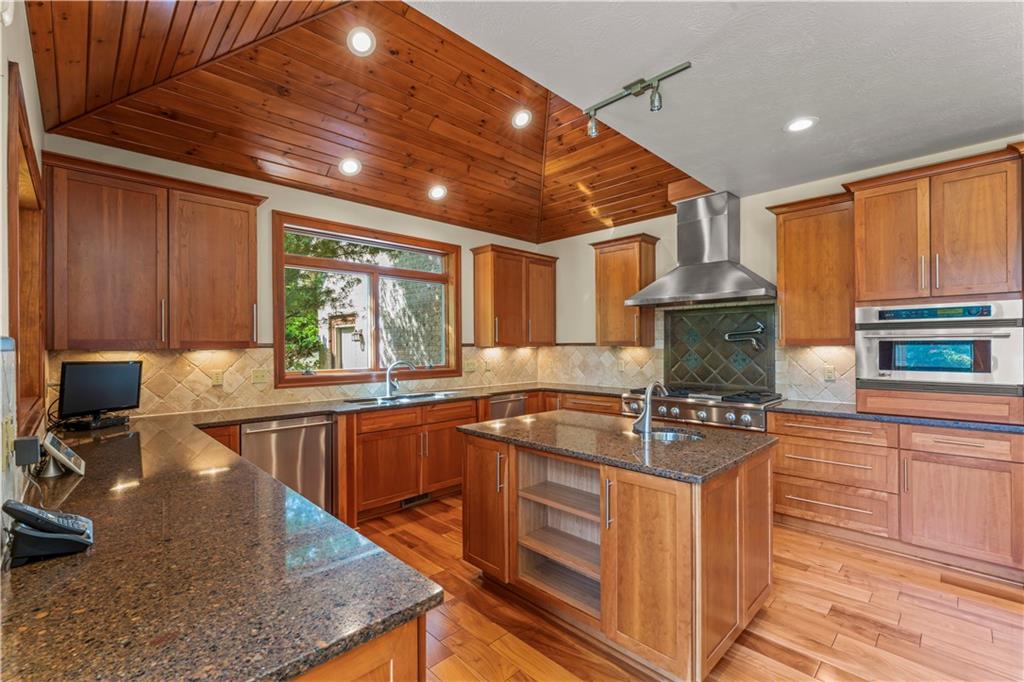 233 McCombs Road Venetia, PA 15367 - Photo 8 of 50 Kitchen 233 McCombs Road