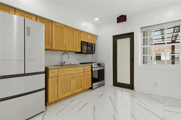 $2,800 | 11221 Northeast 9th Avenue, Biscayne Park, FL 33161