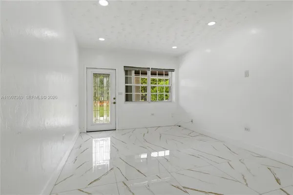 $2,800 | 11221 Northeast 9th Avenue, Biscayne Park, FL 33161