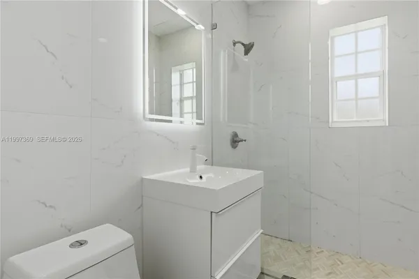 $2,800 | 11221 Northeast 9th Avenue, Biscayne Park, FL 33161