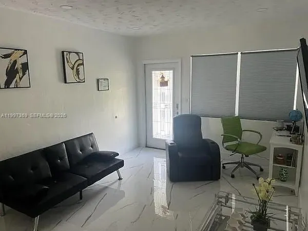 $2,800 | 11221 Northeast 9th Avenue, Biscayne Park, FL 33161