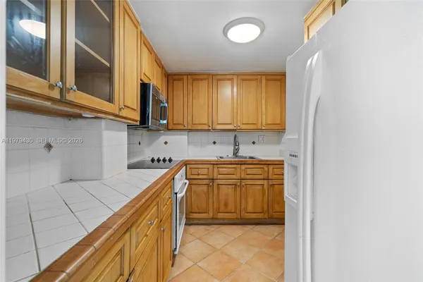 $2,425 | 3301 Northeast 5th Avenue, Unit 1008, Miami, FL 33137