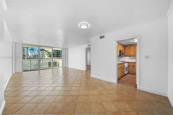 $2,425 | 3301 Northeast 5th Avenue, Unit 1008, Miami, FL 33137