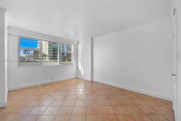 $2,425 | 3301 Northeast 5th Avenue, Unit 1008, Miami, FL 33137