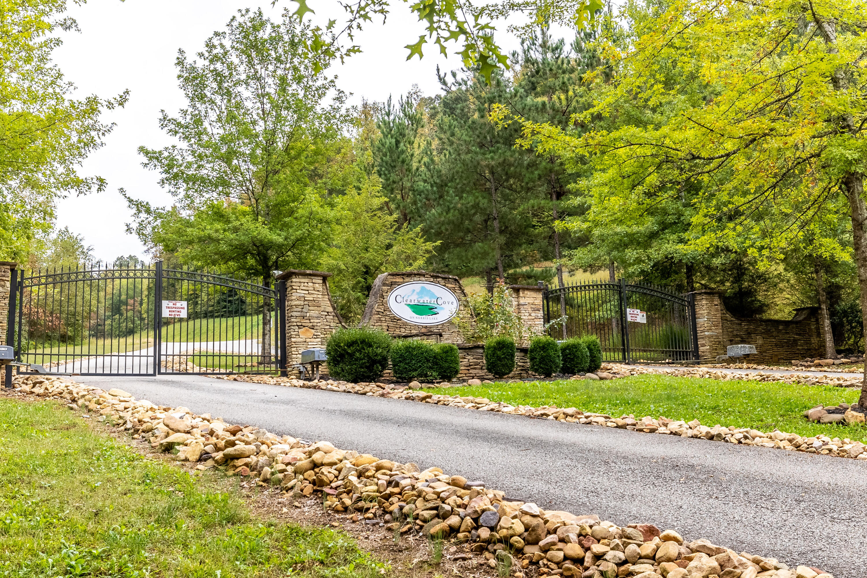 2 South Rivers Lane, Unit 586 La Follette, TN 37766 - Photo 4 of 23 BEAUTIFUL GATED ENTRANCE