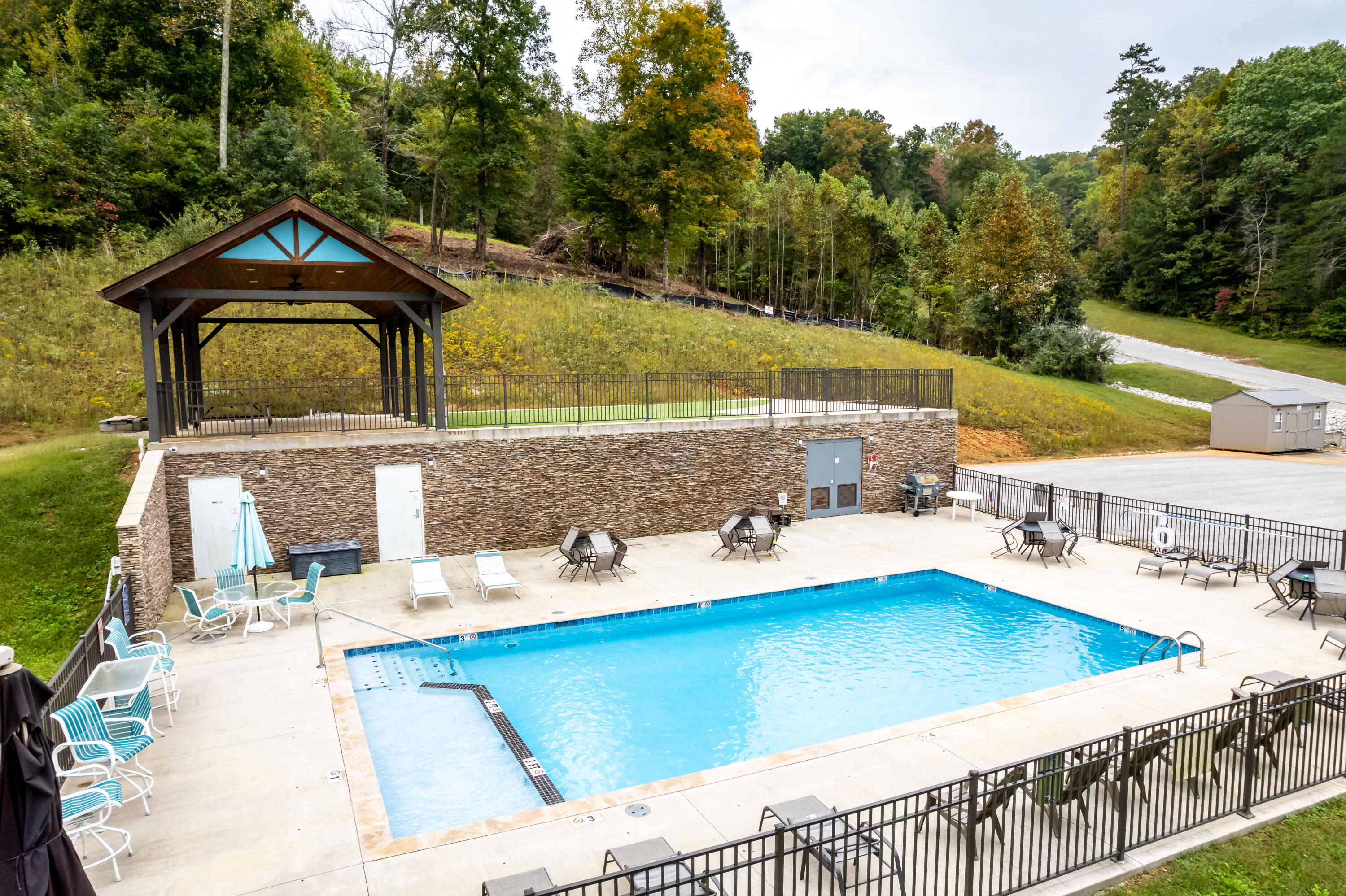 2 South Rivers Lane, Unit 586 La Follette, TN 37766 - Photo 9 of 23 RESTROOMS/SHOWERS