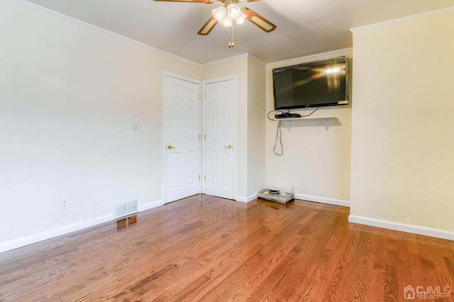12 Longfield Road New Brunswick, NJ 08901 - Photo 12 of 25 Gallery Image 12