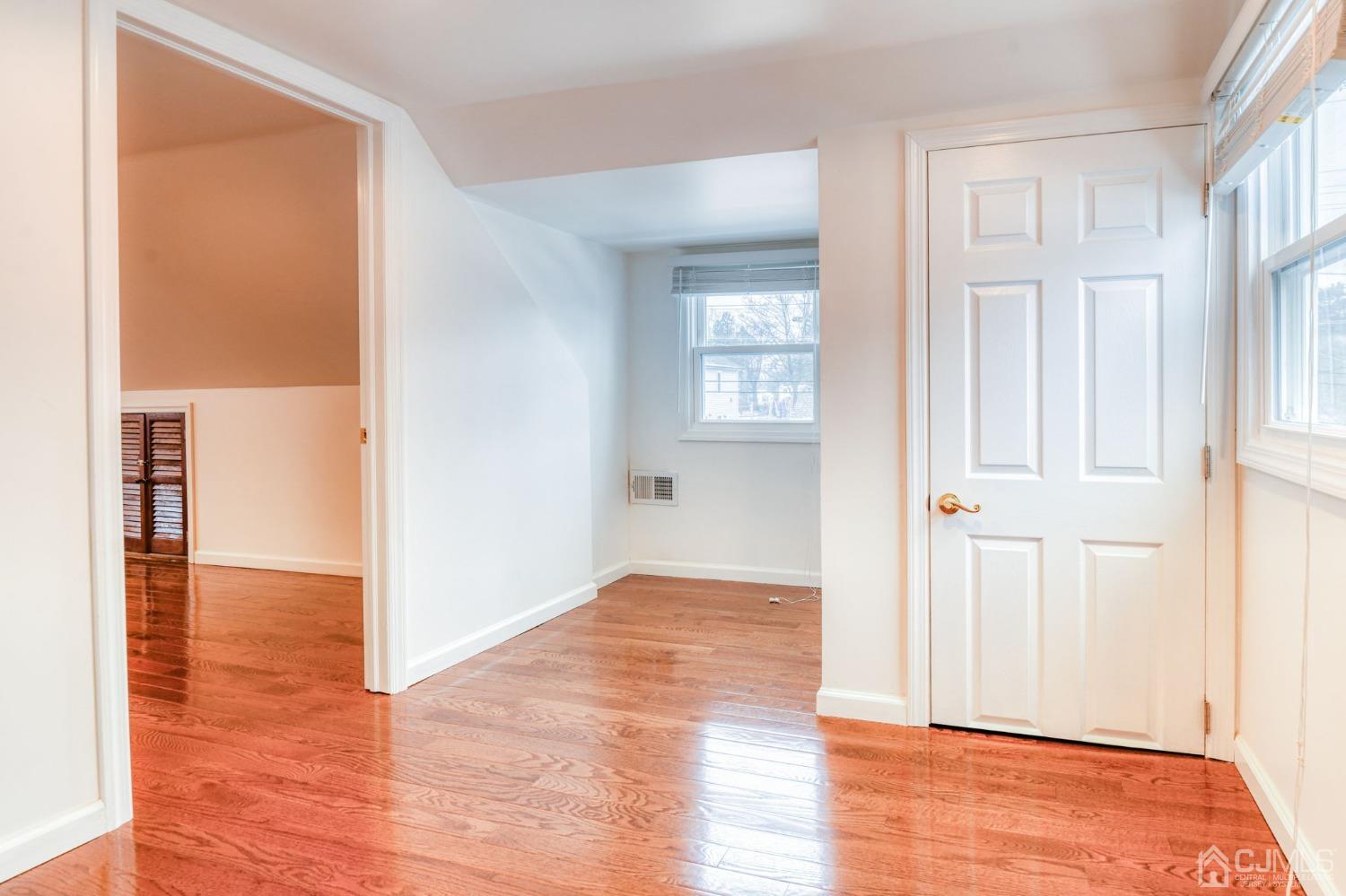 12 Longfield Road New Brunswick, NJ 08901 - Photo 18 of 25 Gallery Image 18