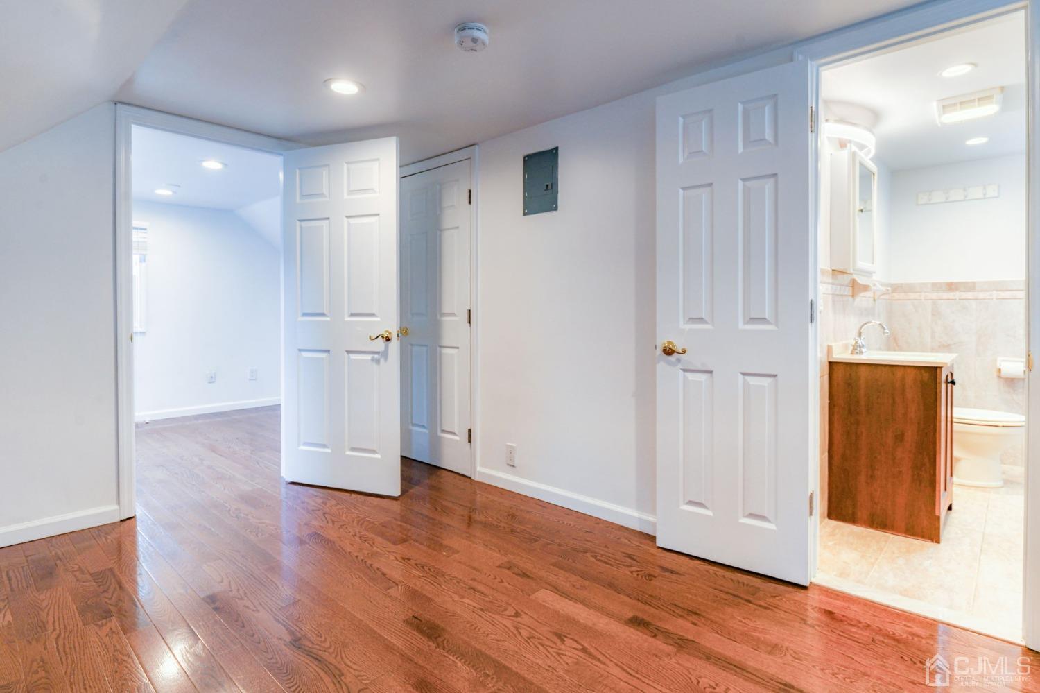 12 Longfield Road New Brunswick, NJ 08901 - Photo 19 of 25 Gallery Image 19