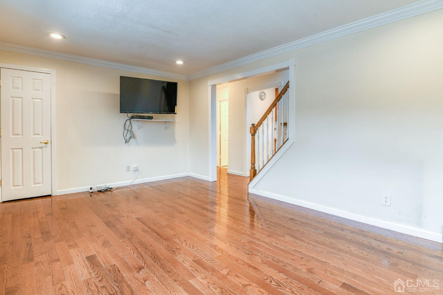 12 Longfield Road New Brunswick, NJ 08901 - Photo 4 of 25 Gallery Image 4