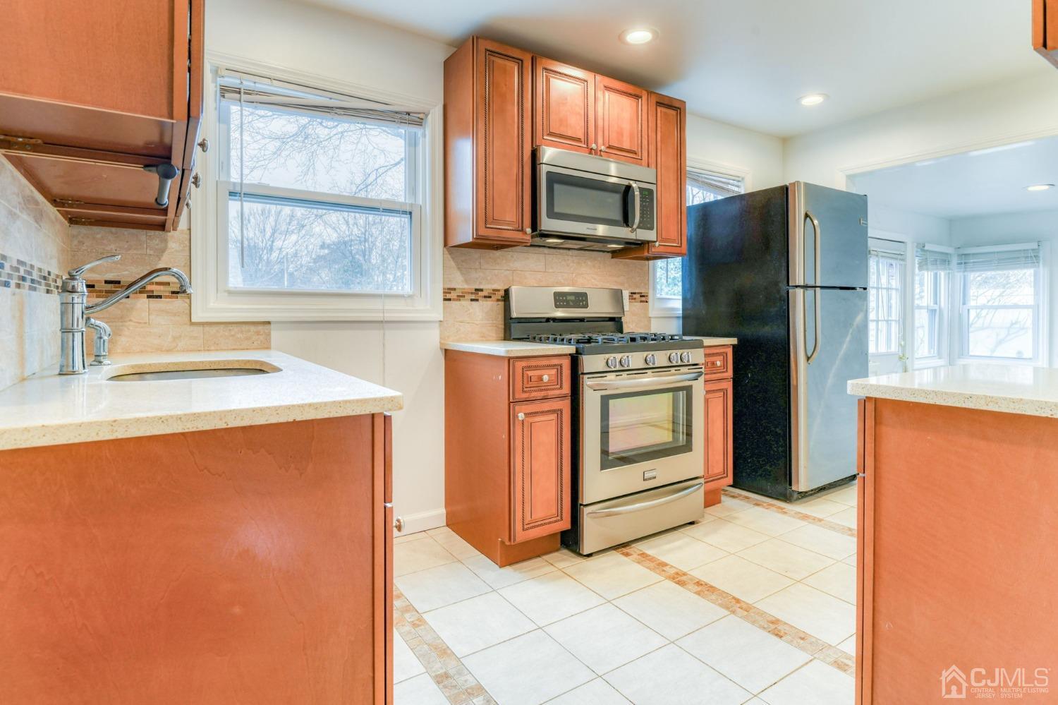 12 Longfield Road New Brunswick, NJ 08901 - Photo 6 of 25 Gallery Image 6