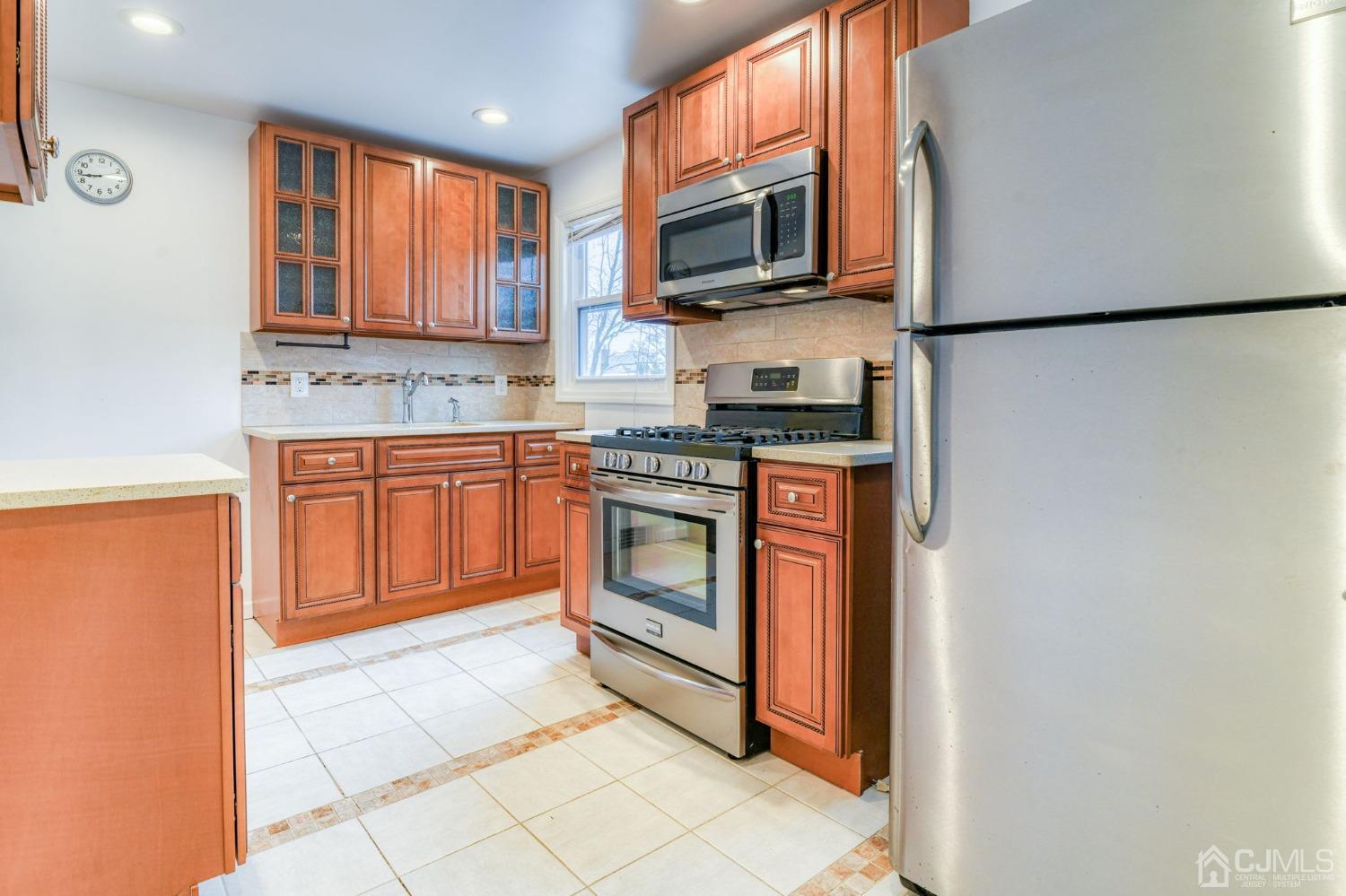 12 Longfield Road New Brunswick, NJ 08901 - Photo 7 of 25 Gallery Image 7
