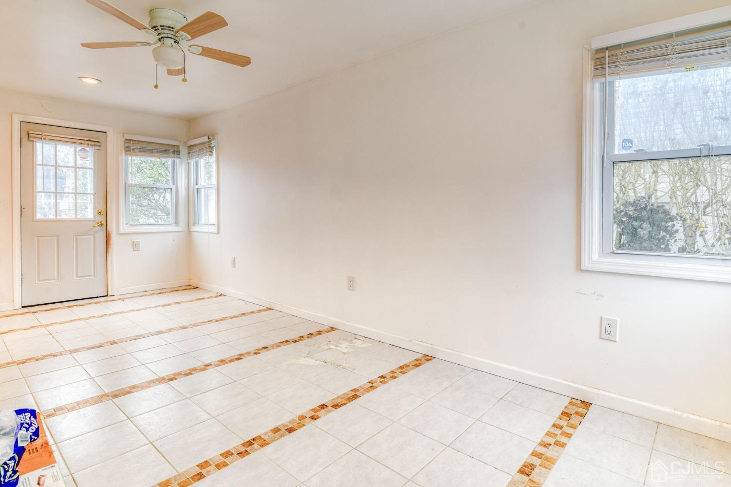 12 Longfield Road New Brunswick, NJ 08901 - Photo 10 of 25 Gallery Image 10