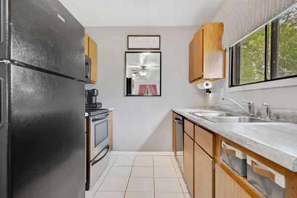 $139,900 | 6614 84th Court North, Brooklyn Park, MN 55445