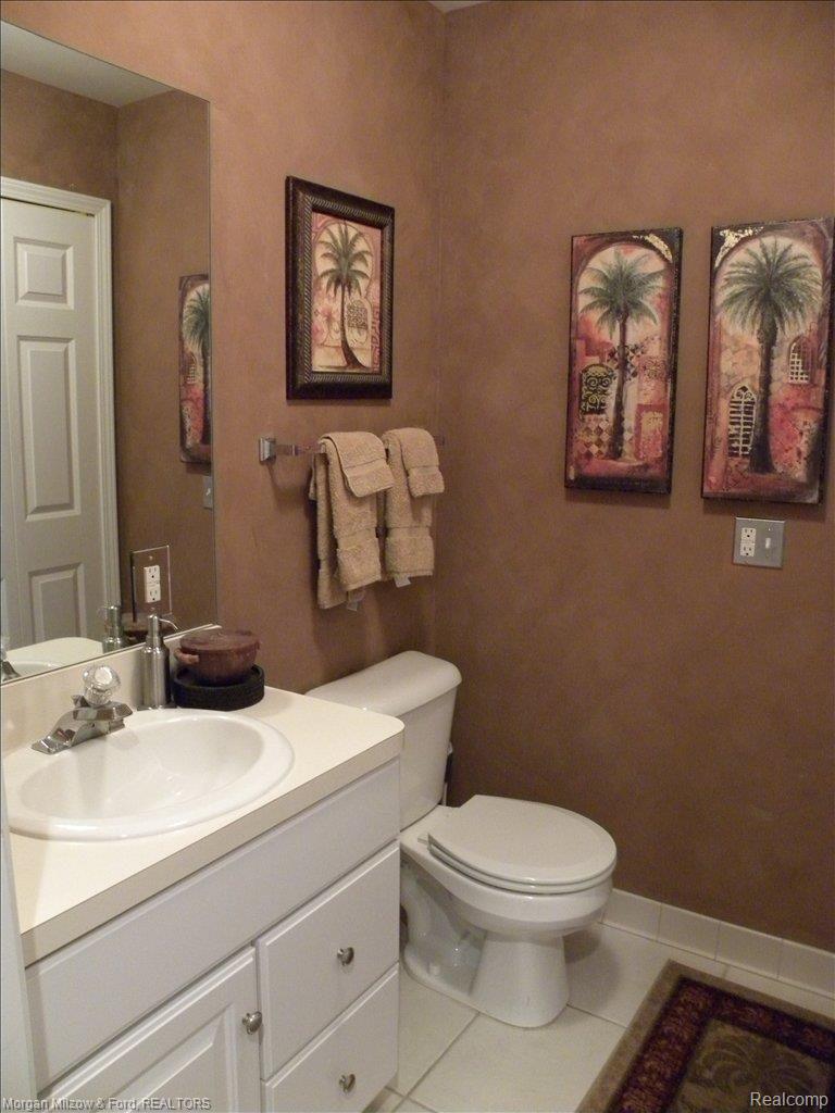7297 Rabbit Ears Pass, Unit 27 Clarkston, MI 48346 - Photo 9 of 20 Guest Bath