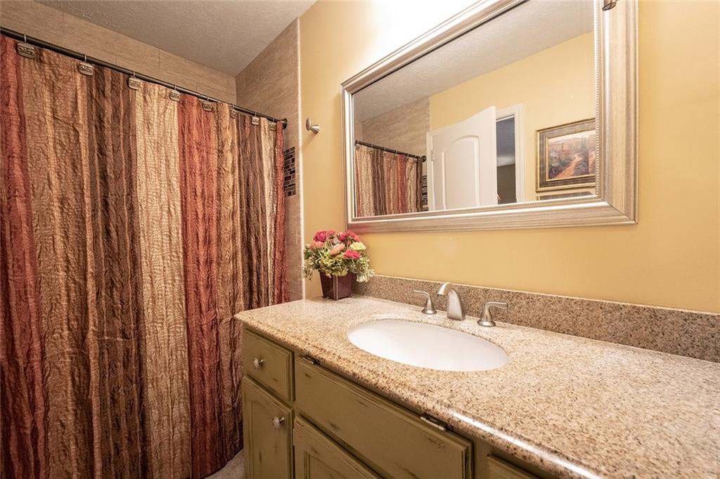 12591 Brompton Road Carmel, IN 46033 - Photo 19 of 28 Gallery Image 19