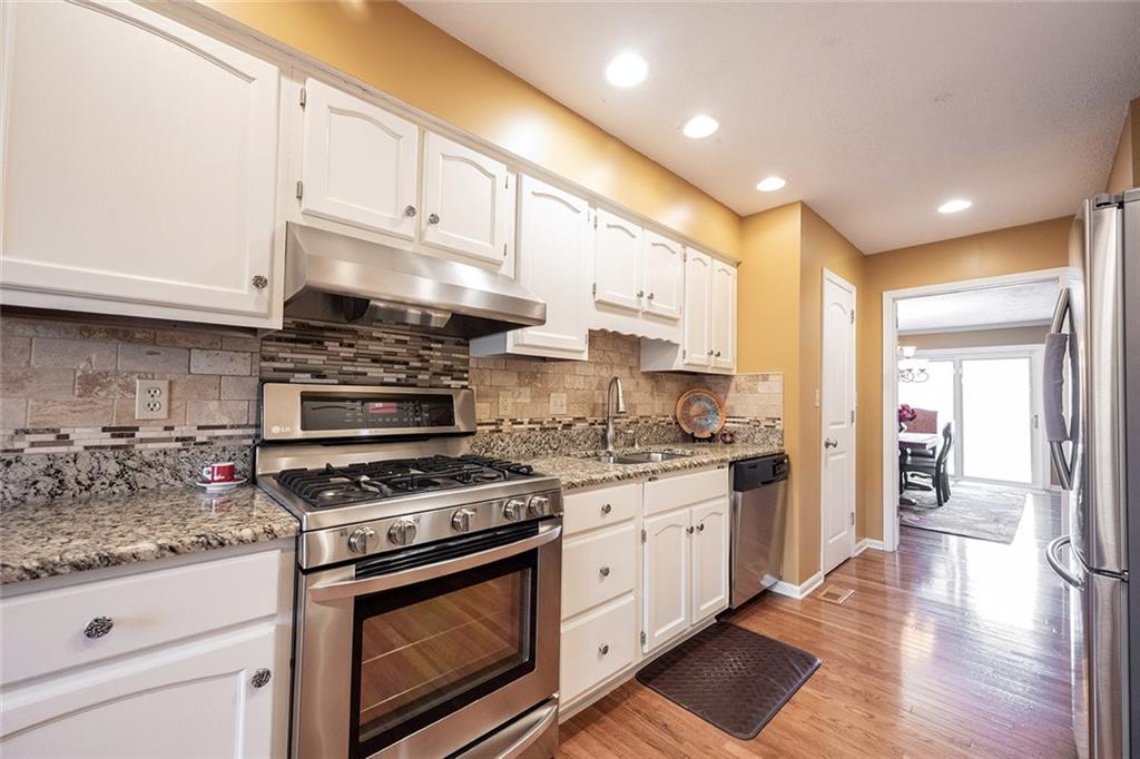 12591 Brompton Road Carmel, IN 46033 - Photo 9 of 28 Gallery Image 9