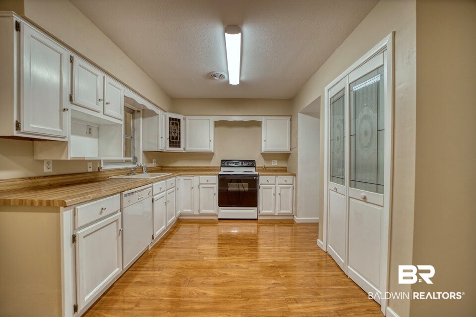 19015 Pine Acres Road Gulf Shores, AL 36542 - Photo 17 of 30