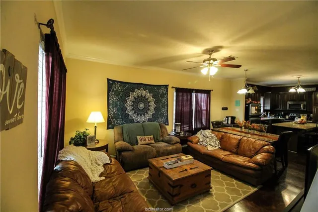 $2,200 | 6907 Appomattox Drive, College Station, TX 77845