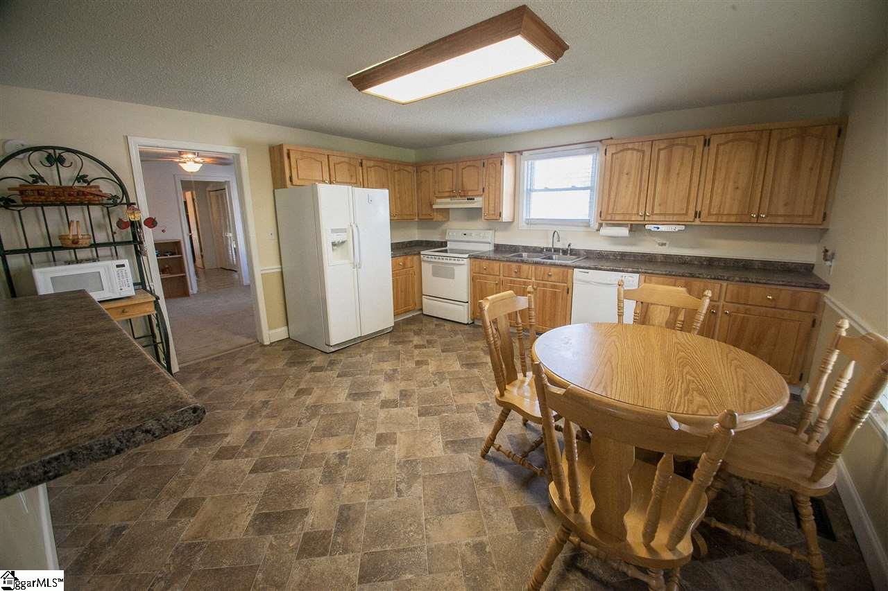 1309 Shiloh Church Road Piedmont, SC 29673 - Photo 7 of 23 Gallery Image 7