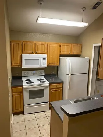$1,225 | 3396 Parkchester Square Boulevard, Unit 205, Orlando, FL 32835