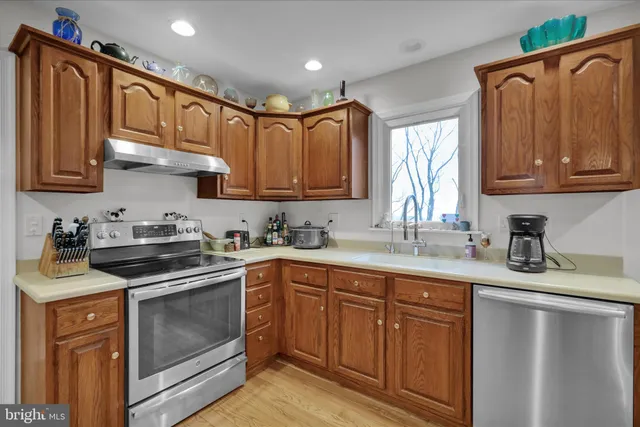 $529,900 | 24 Chinkapin Drive, Fleetwood, PA 19522