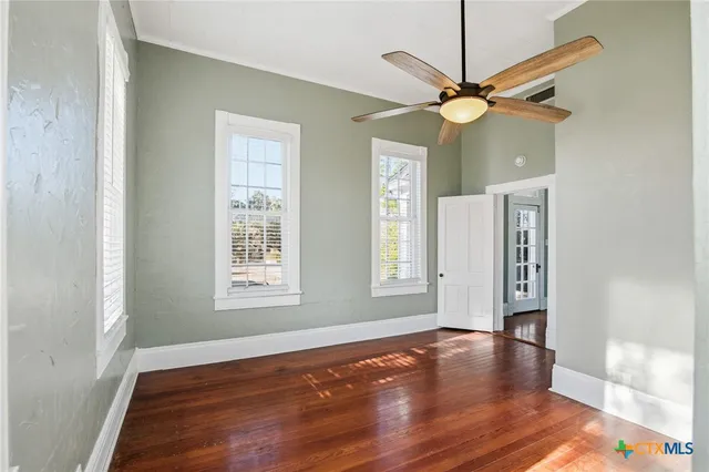 $299,000 | 211 Lavaca Street, Yoakum, TX 77995