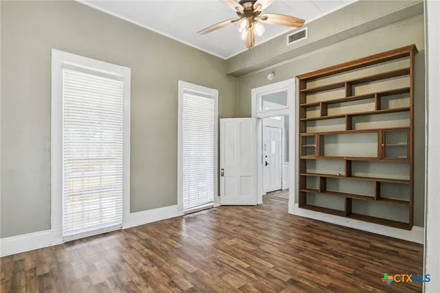 $299,000 | 211 Lavaca Street, Yoakum, TX 77995