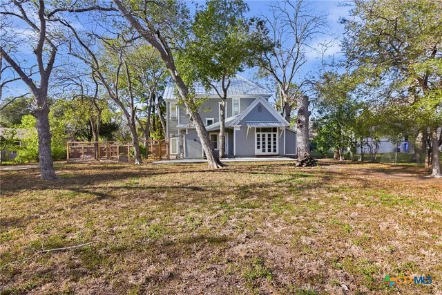 $299,000 | 211 Lavaca Street, Yoakum, TX 77995