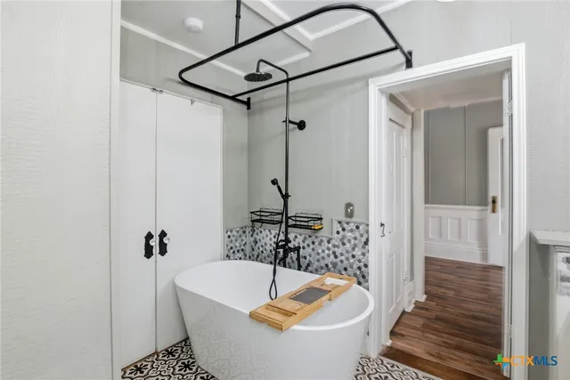 a view of an empty walk in closet