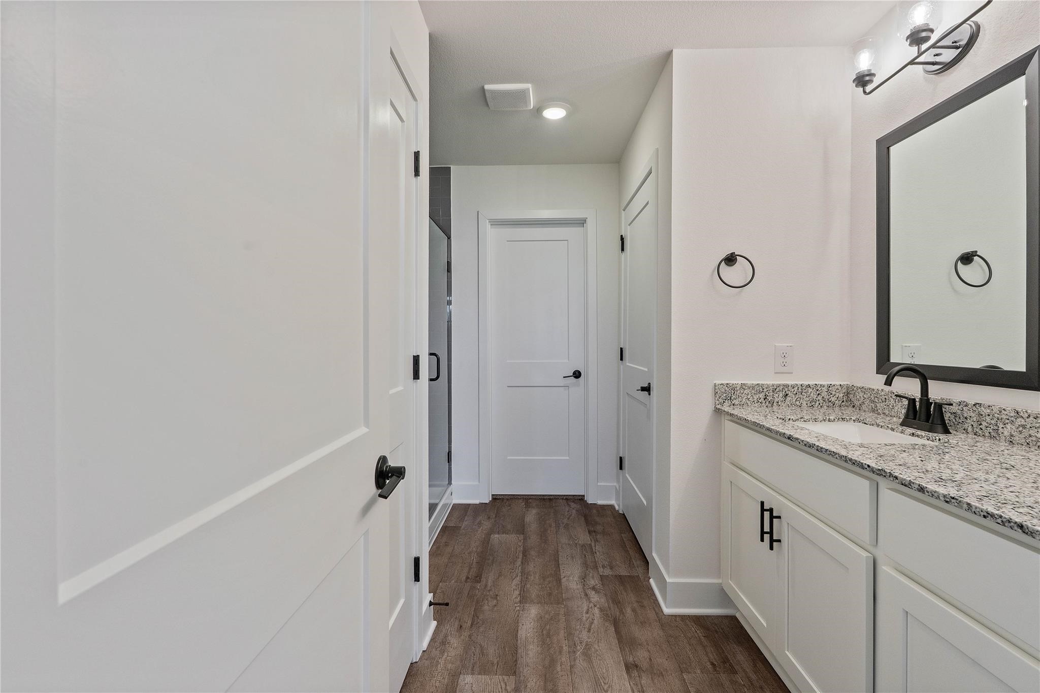 336 Bryan Way Angleton, TX 77515 - Photo 13 of 19 Gallery Image 13