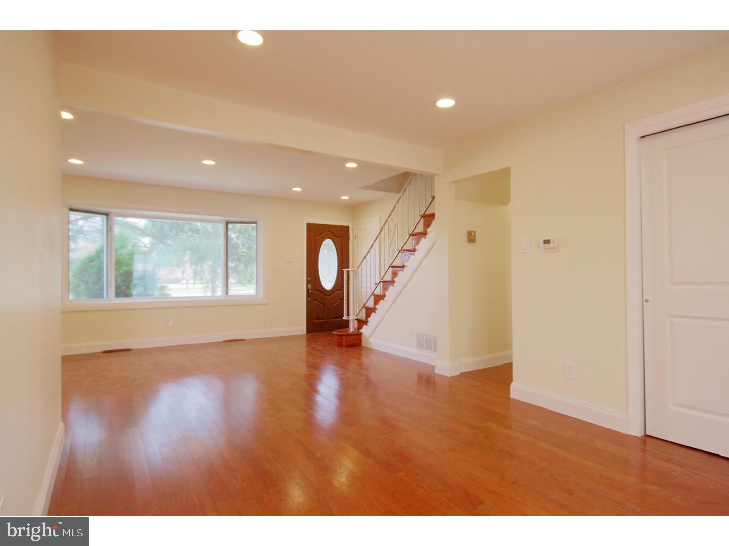 56 Warwick Road Stratford, NJ 08084 - Photo 3 of 18