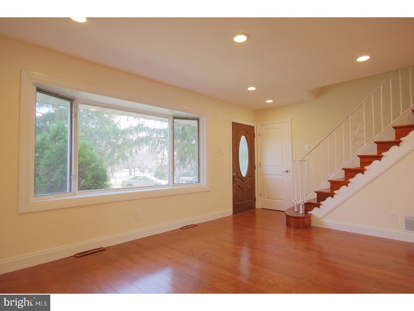 56 Warwick Road Stratford, NJ 08084 - Photo 4 of 18