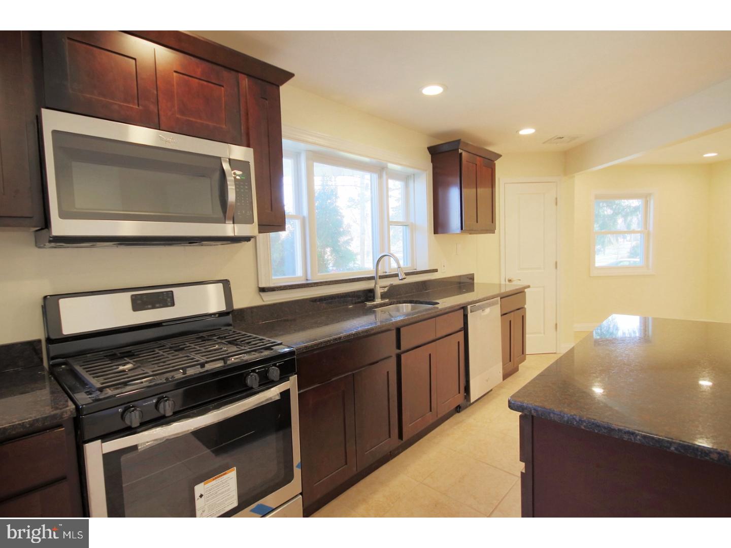 56 Warwick Road Stratford, NJ 08084 - Photo 8 of 18