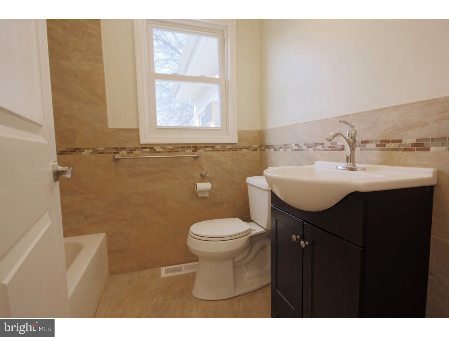 56 Warwick Road Stratford, NJ 08084 - Photo 9 of 18