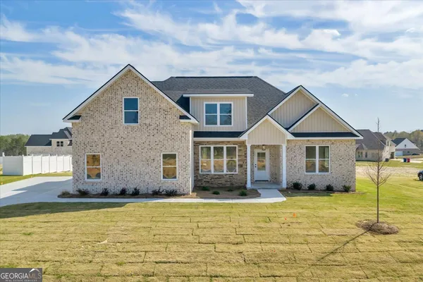 $394,500 | 177 Doublegate Drive, Lizella, GA 31052