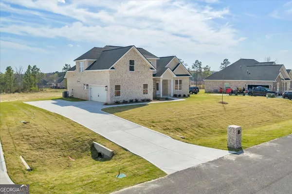 $394,500 | 177 Doublegate Drive, Lizella, GA 31052
