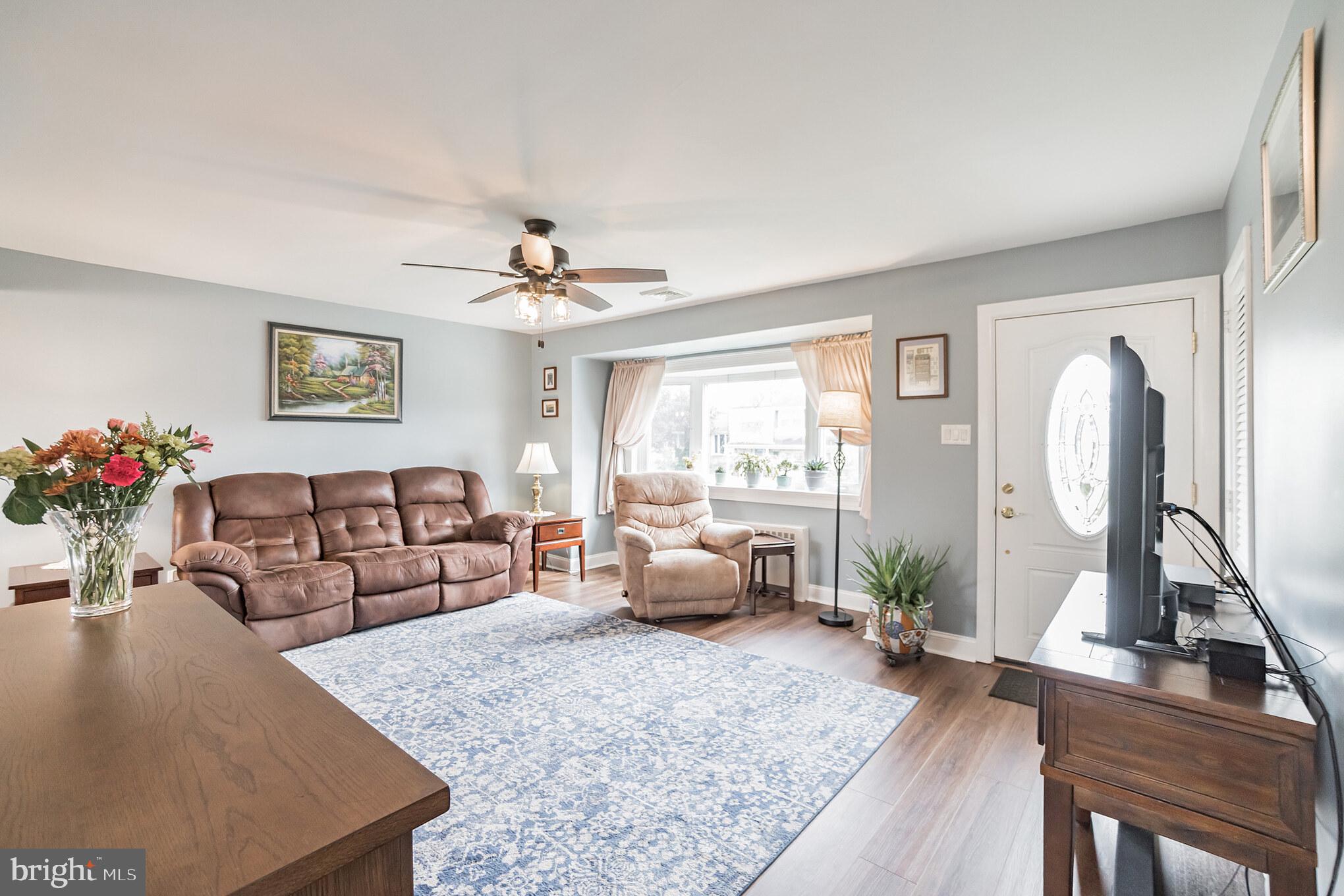 9964 Hardy Road Philadelphia, PA 19115 - Photo 2 of 29 Gallery Image 2