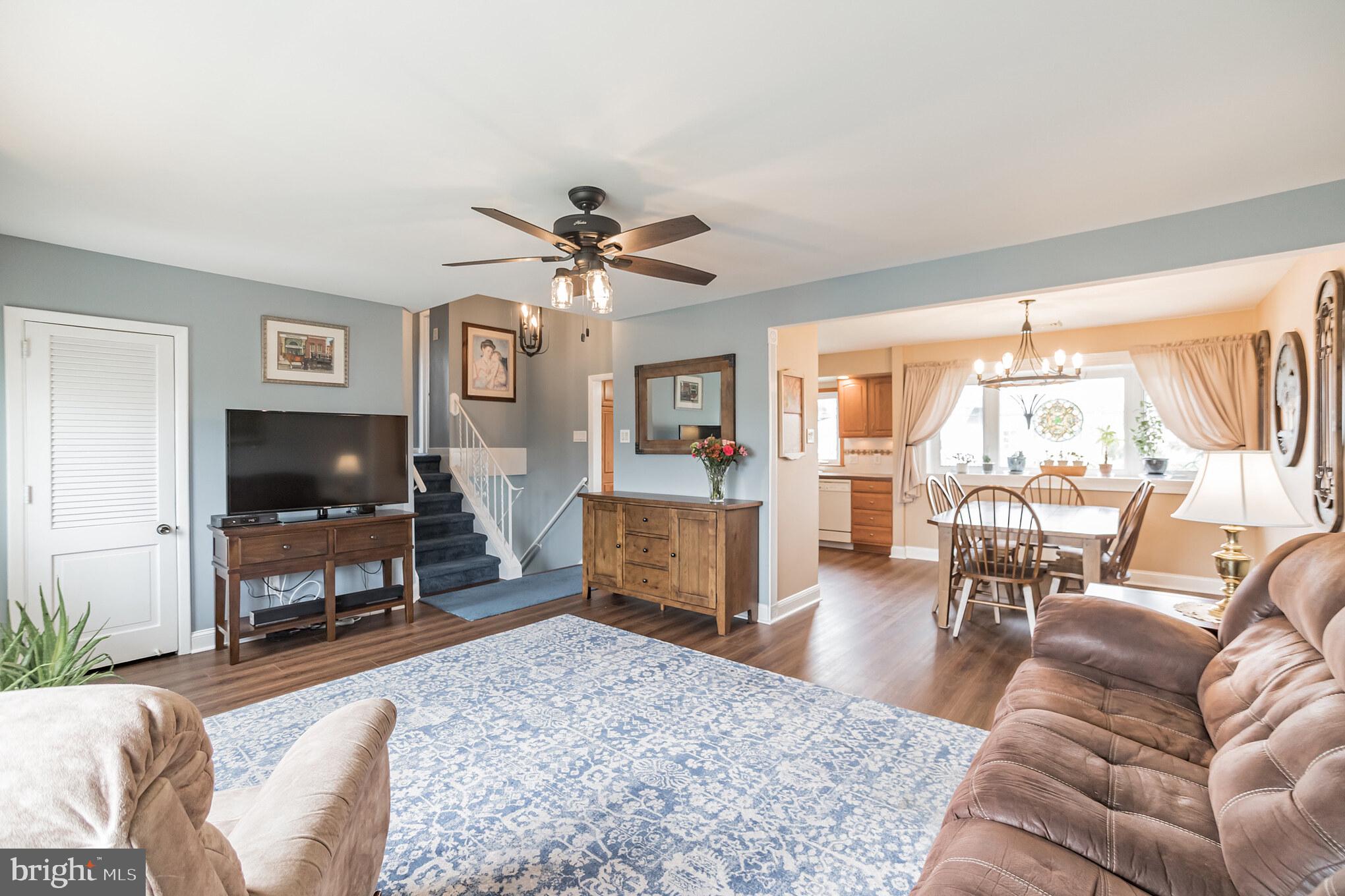 9964 Hardy Road Philadelphia, PA 19115 - Photo 5 of 29 Gallery Image 5