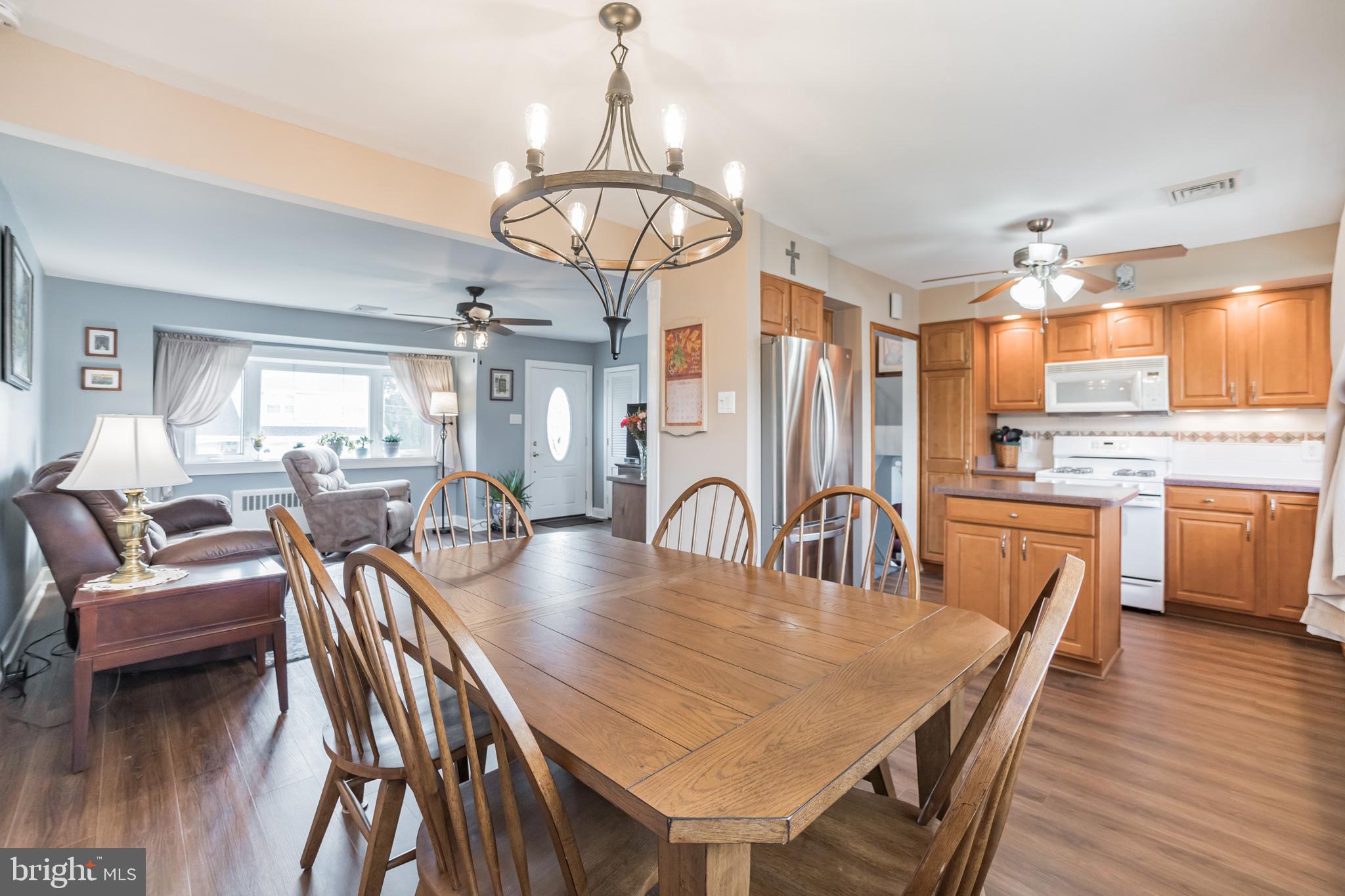 9964 Hardy Road Philadelphia, PA 19115 - Photo 7 of 29 Gallery Image 7