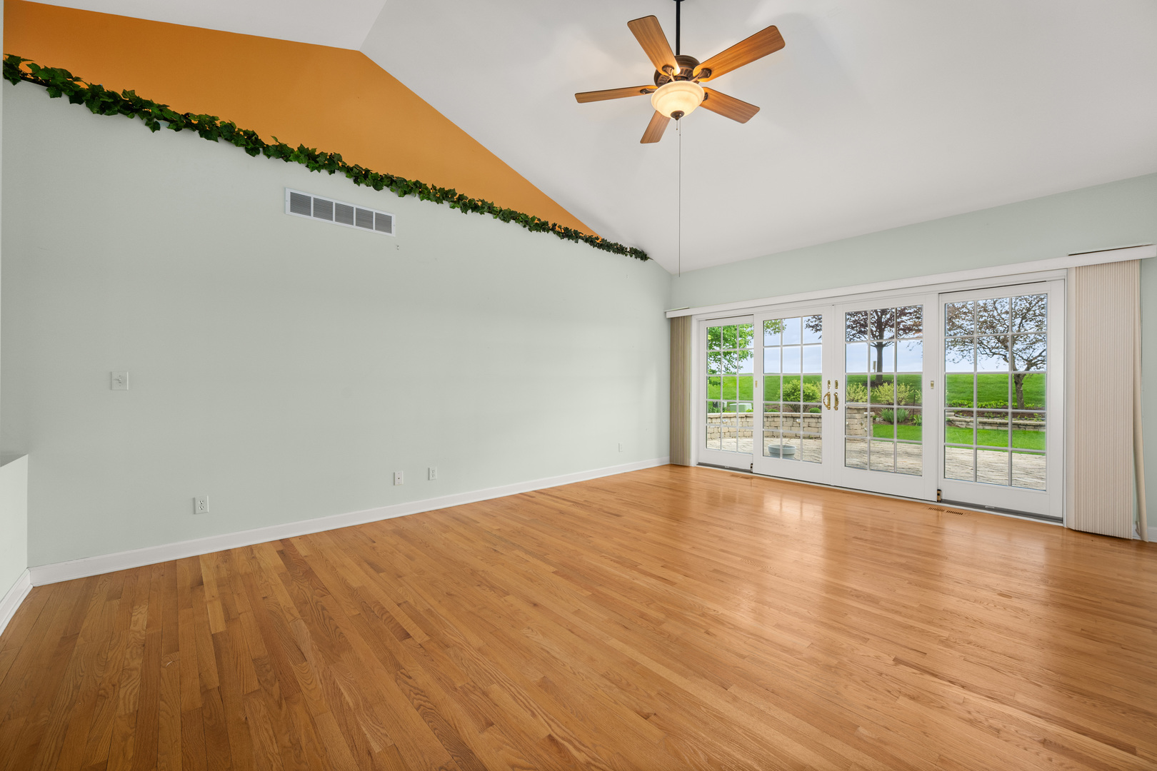223 Quinlan Avenue DeKalb, IL 60115 - Photo 11 of 53