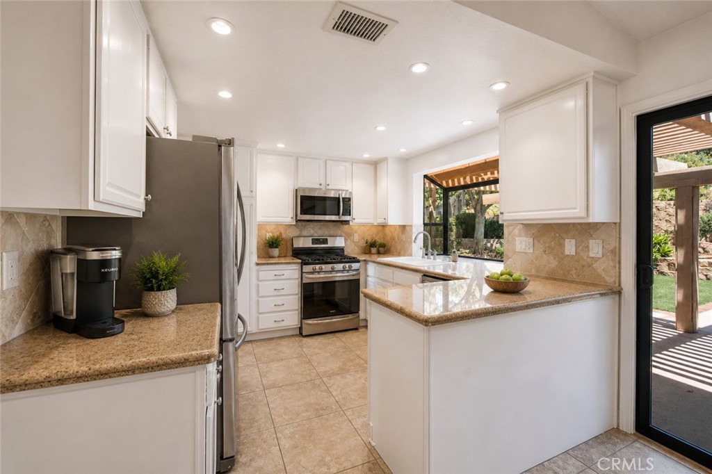 4384 Laurelhurst Road Moorpark, CA 93021 - Photo 18 of 44 Gallery Image 18