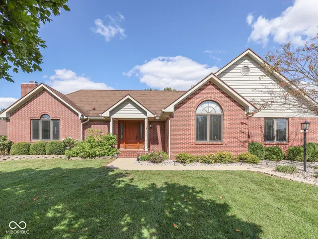 $559,900 | 2405 Valley Court, Shelbyville, IN 46176