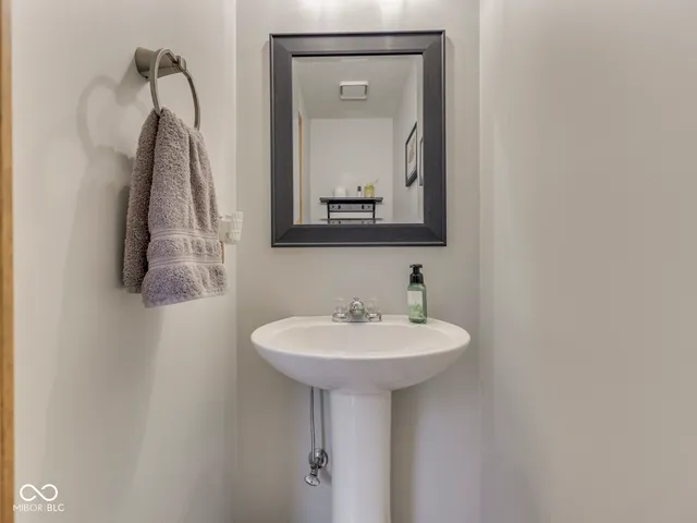 $559,900 | 2405 Valley Court, Shelbyville, IN 46176