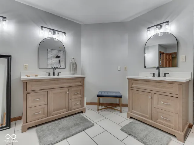 $559,900 | 2405 Valley Court, Shelbyville, IN 46176